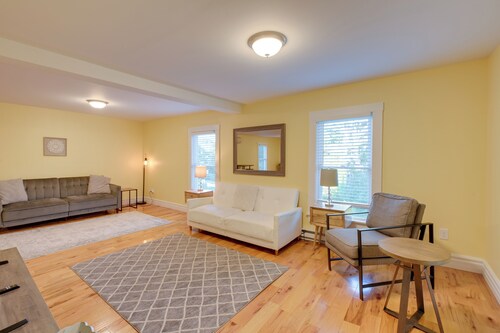 Walk to Sorrento Town Dock: Pet-Friendly Apartment