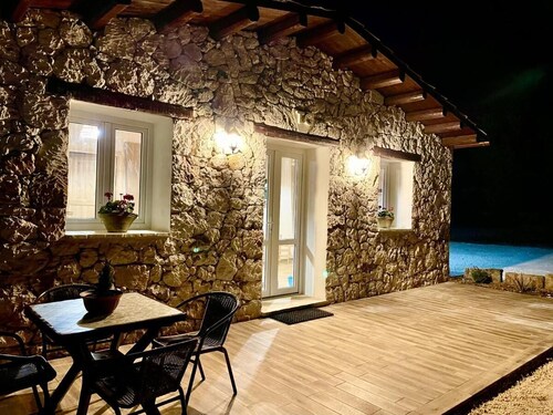 Charming 2-bedroom country house in marvelous Avola with AC, WiFi