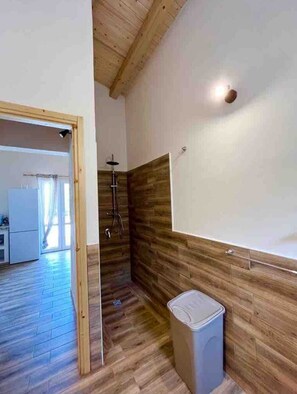 Dusche, Haartrockner, Bidet, Handtücher