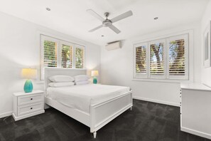 3 bedrooms, desk, iron/ironing board, WiFi