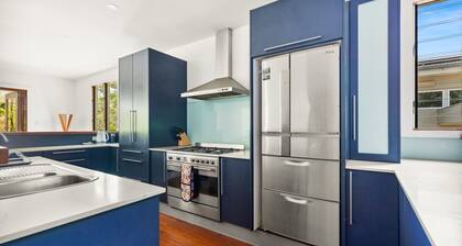 Elegant 3-Bed Home with Games Room & Balcony