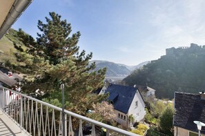Property grounds - Holiday Apartment 'Rheinblick' with Balcony and Wi-Fi (Sankt Goar)