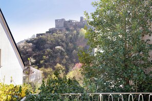Property grounds - Holiday Apartment 'Rheinblick' with Balcony and Wi-Fi (Sankt Goar)