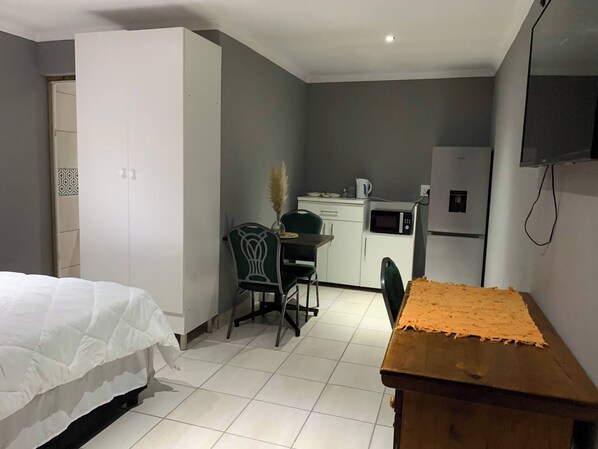 1 Schlafzimmer, Bügeleisen/Bügelbrett, Internetzugang