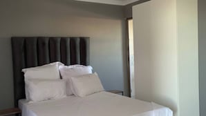 1 habitación, tabla de planchar con plancha y acceso a internet 
