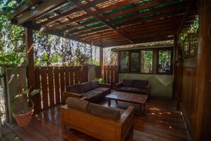 Terrace/patio - Charming Retreat and Free Breakfast (Lubumbashi)