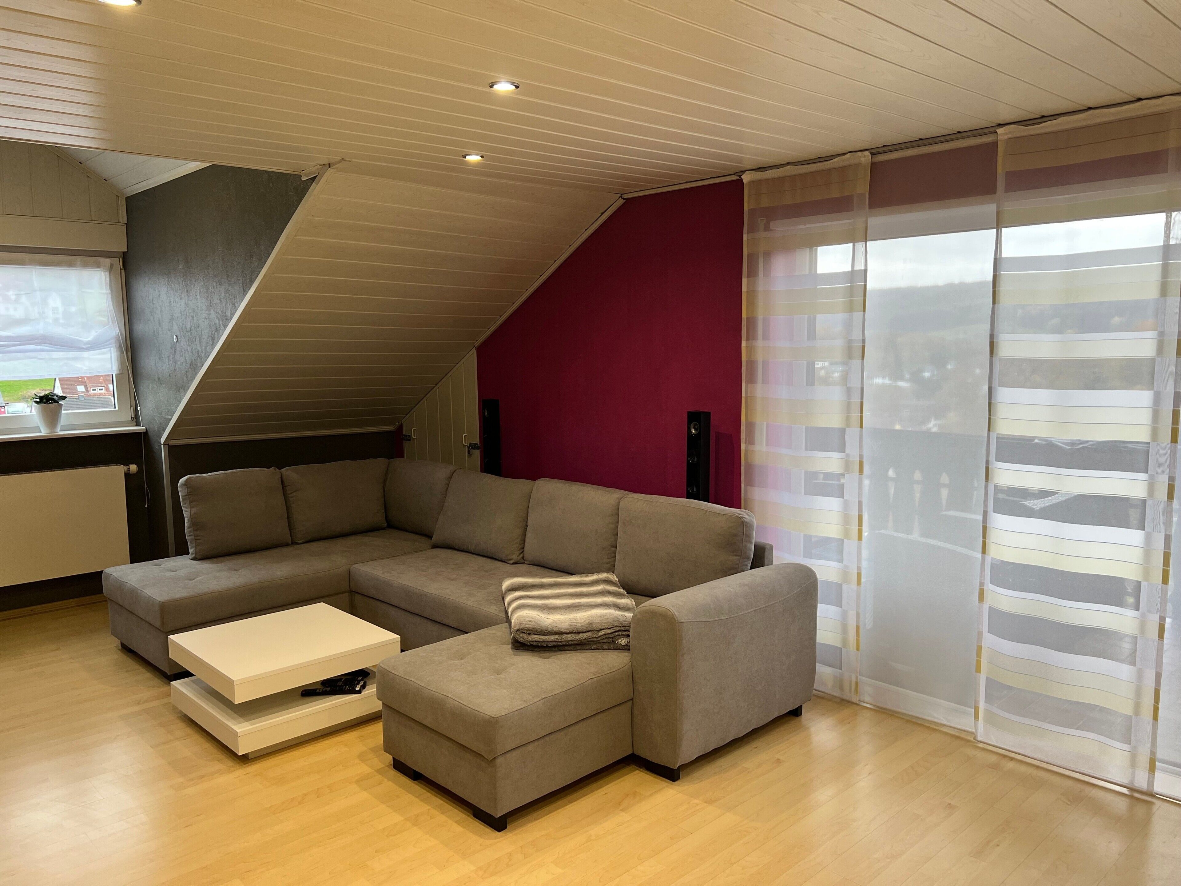 Télévision, jeux vidéo, lecteur de DVD, chaîne hi-fi