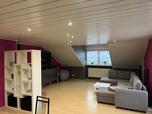 TV, videospill, DVD-spiller og stereoanlegg