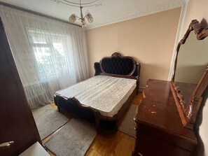 2 bedrooms, in-room safe, iron/ironing board, WiFi - Charming 2-bedroom apart with WiFi and AC close to airport and trainstation 5min (Tashkent)