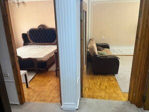 2 bedrooms, in-room safe, iron/ironing board, WiFi - Charming 2-bedroom apart with WiFi and AC close to airport and trainstation 5min (Tashkent)