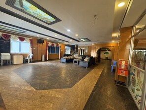 Lobby sitting area - New Classic Inn Digha (Kanthi)