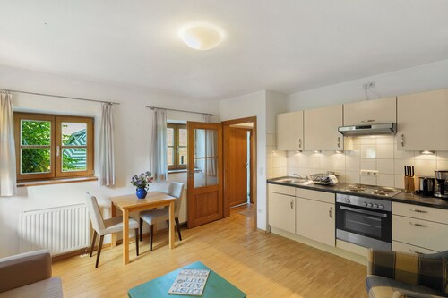 Apartment '2 Zimmer' with Private Terrace, Shared Garden and Wi-Fi