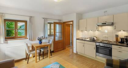 Apartment '2 Zimmer' with Private Terrace, Shared Garden and Wi-Fi