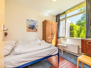 3 slaapkamers, een bureau, een strijkplank/strijkijzer, wifi