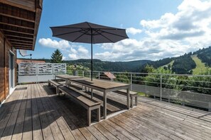 Outdoor dining - Chalet Oxyzen - 14 pers. - Sauna - Spa (Gérardmer)