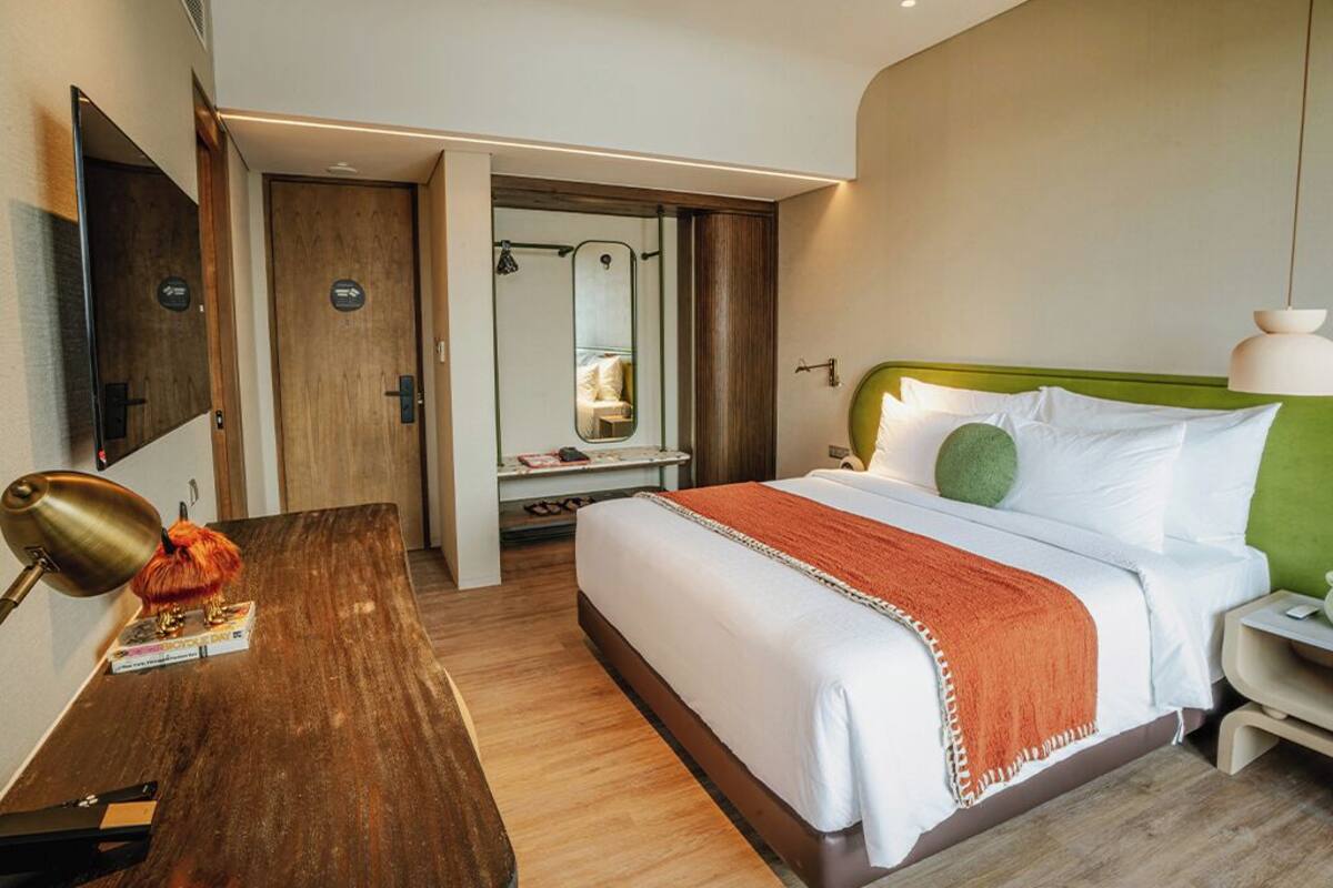 Kamar Double Deluks, balkon | Minibar, brankas, meja kerja, dan setrika/meja setrika