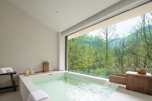 BuSu Forest Forever Hotel