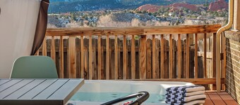 6k sq/ft Mansion! Views, Pool, Hot Tub, Game Room, Theatre, Epic Experience!

