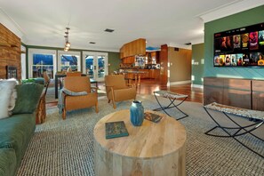 智能电视、壁炉