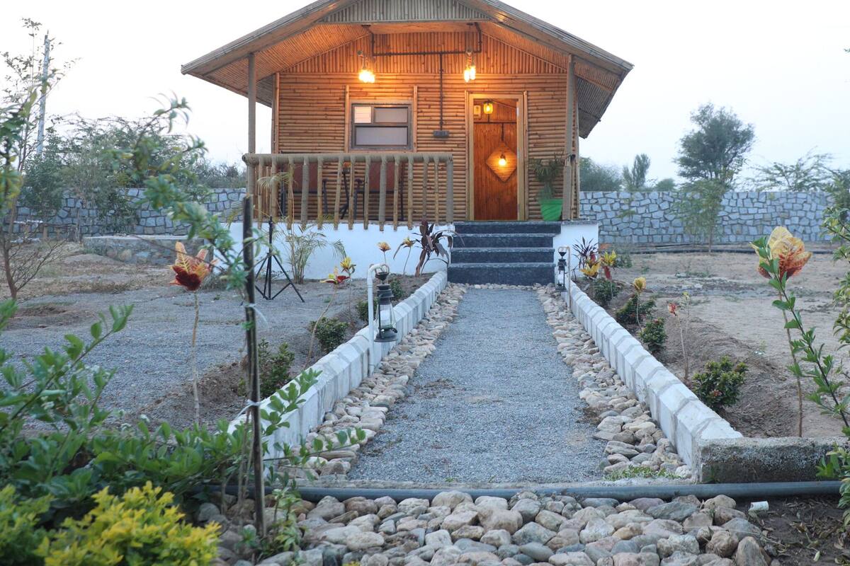 標準雙人房 | 迷你吧、書桌、筆電工作空間、免費無線上網