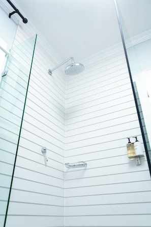 Chambre Double Exécutive | Literie de qualité supérieure, couette en duvet d'oie, surmatelas