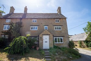 Exterior - Stunning and Luxurious Cotswold Cottage 5min from Soho Farmhouse (Church Enstone)
