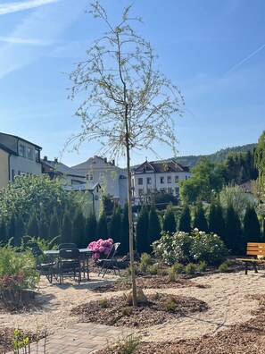 Outdoor dining - Apartment '4' with Shared Garden and Wi-Fi (Rathmannsdorf)