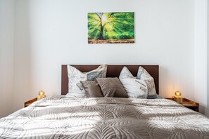 1 bedroom, free WiFi, bed sheets