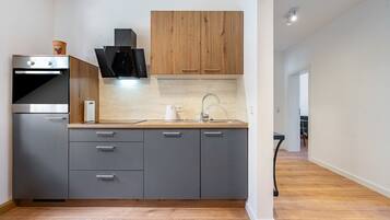 Kühlschrank, Ofen, Herdplatte, Geschirrspüler