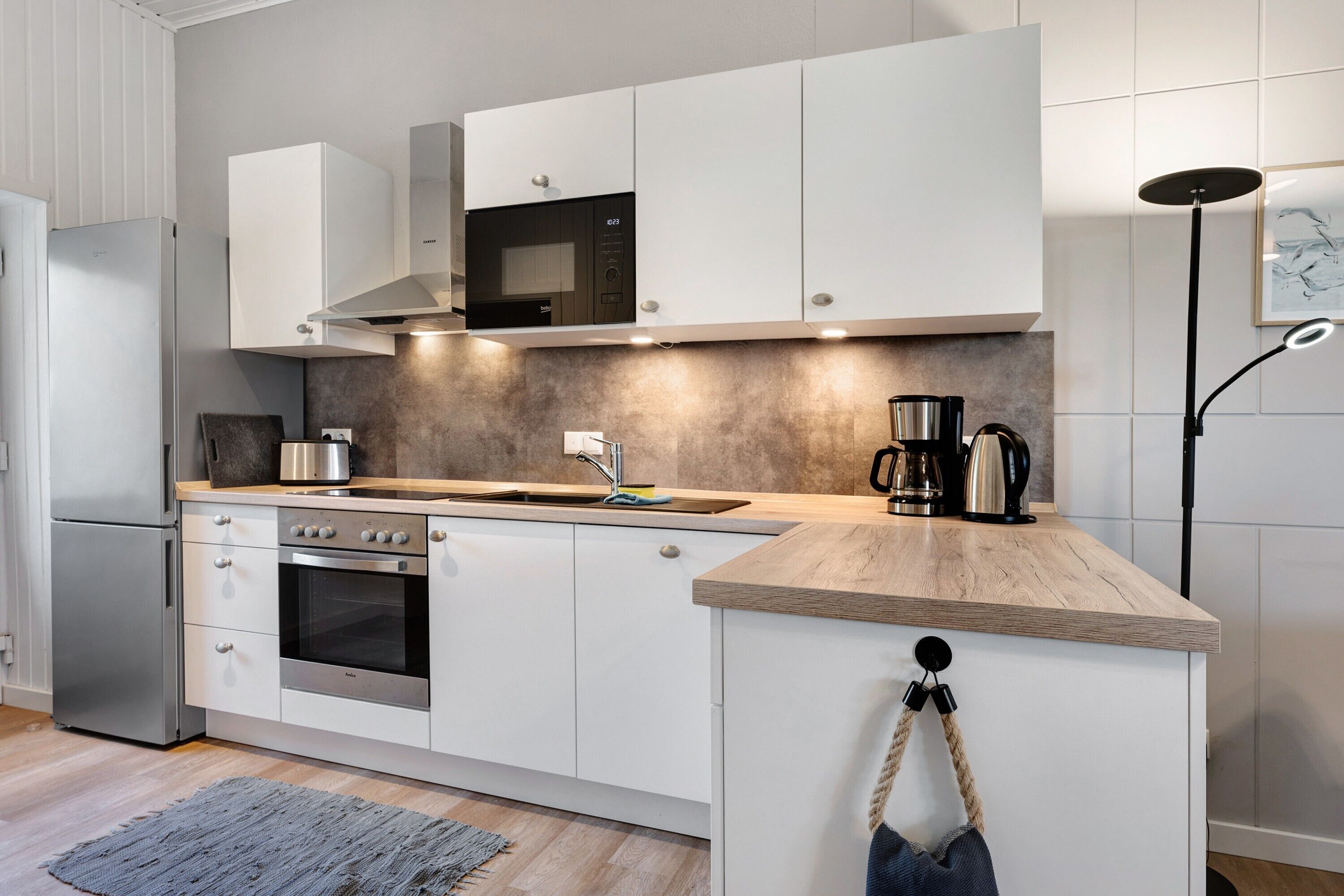 Refrigerador, microondas, horno, placa de cocina