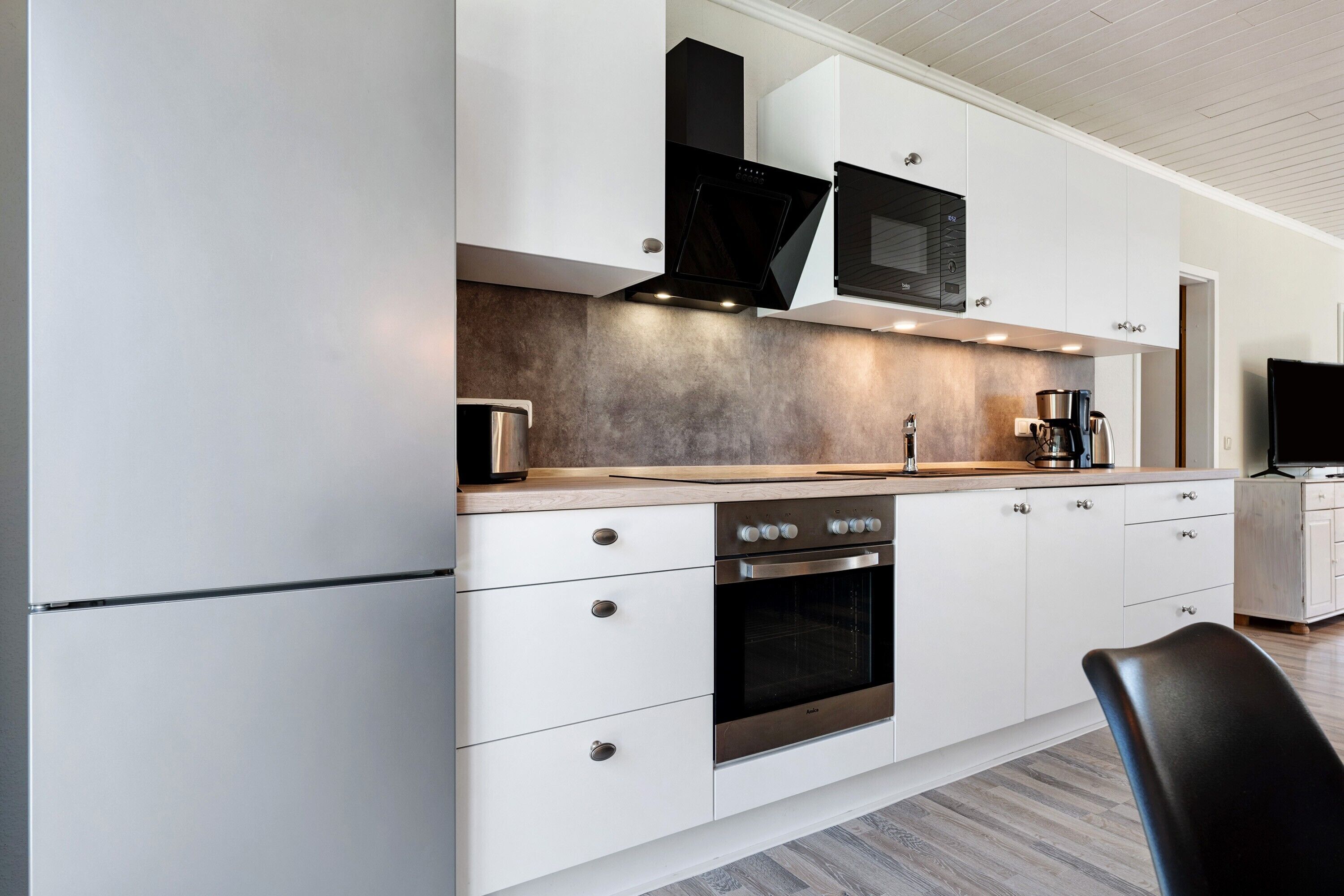 Refrigerador, microondas, horno, placa de cocina