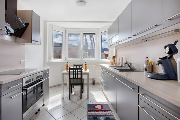 Fridge, microwave, dishwasher, coffee/tea maker