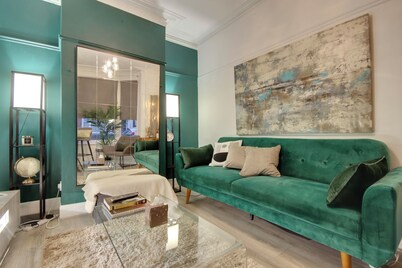 Southsea 4BR Getaway with Private Yard