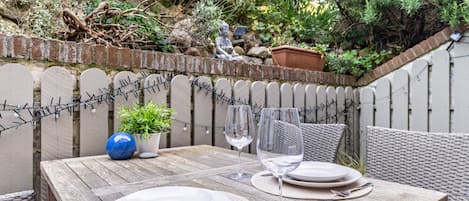 屋外ダイニングエリア