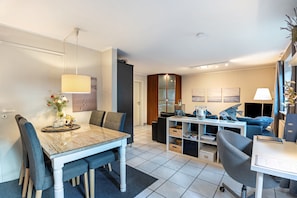 Interior - Holiday Apartment 'Beachhouse' with Private Terrace and Wi-Fi (Schwedeneck)