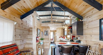 Cozy cabin with incredible mountain & mesa views, WIFI, privacy & seclusion