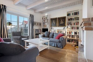 TV, fireplace, DVD player, stereo