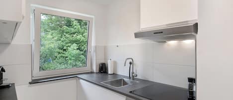 Kühlschrank, Ofen, Herdplatte, Geschirrspüler