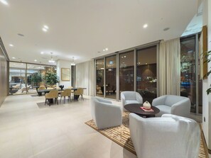 Business center - Skyline Majesty - Burj Khalifa and Fountain views (Dubai)