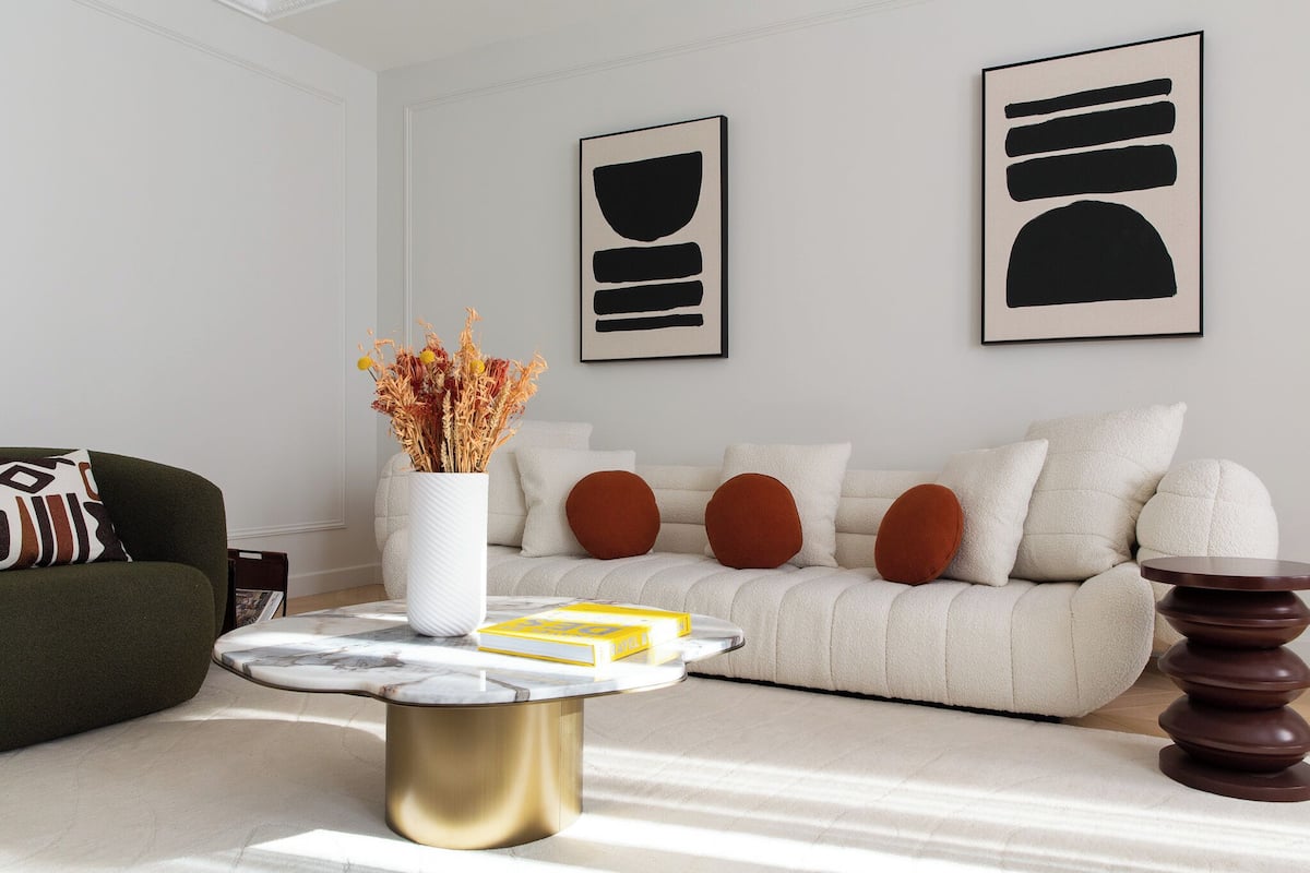 Apartamento familiar | Zona de estar | Smart TV de 32 pulgadas con canales digitales, además de Netflix, libros