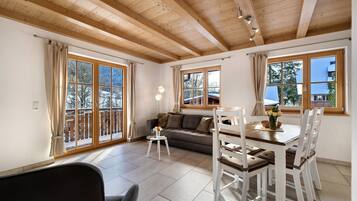 Fernseher, Tischtennisplatte