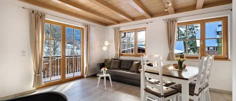 Fernseher, Tischtennisplatte