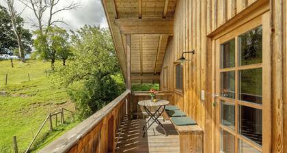 Apartment '3 Zimmer' with Private Terrace, Shared Garden and Wi-Fi