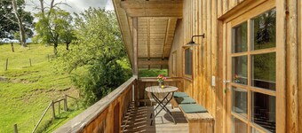 Apartment '3 Zimmer' with Private Terrace, Shared Garden and Wi-Fi