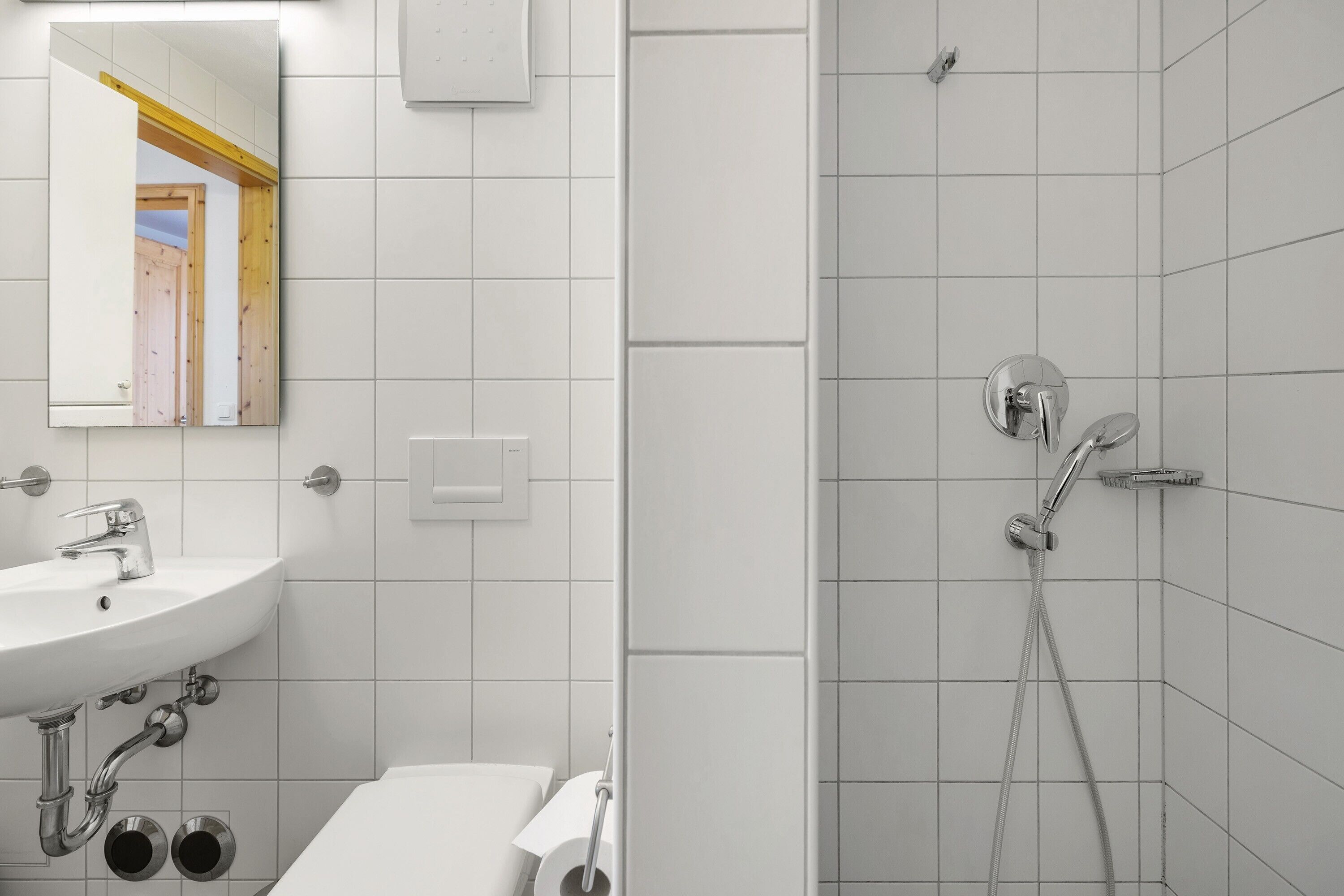 Shower, towels