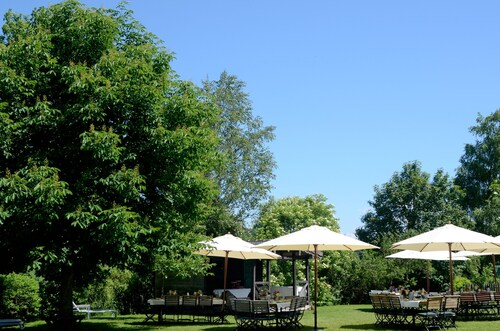 Matratzenlager 'Gelb' mit gemeinsamer Terrasse & Garten, OHNE Küche