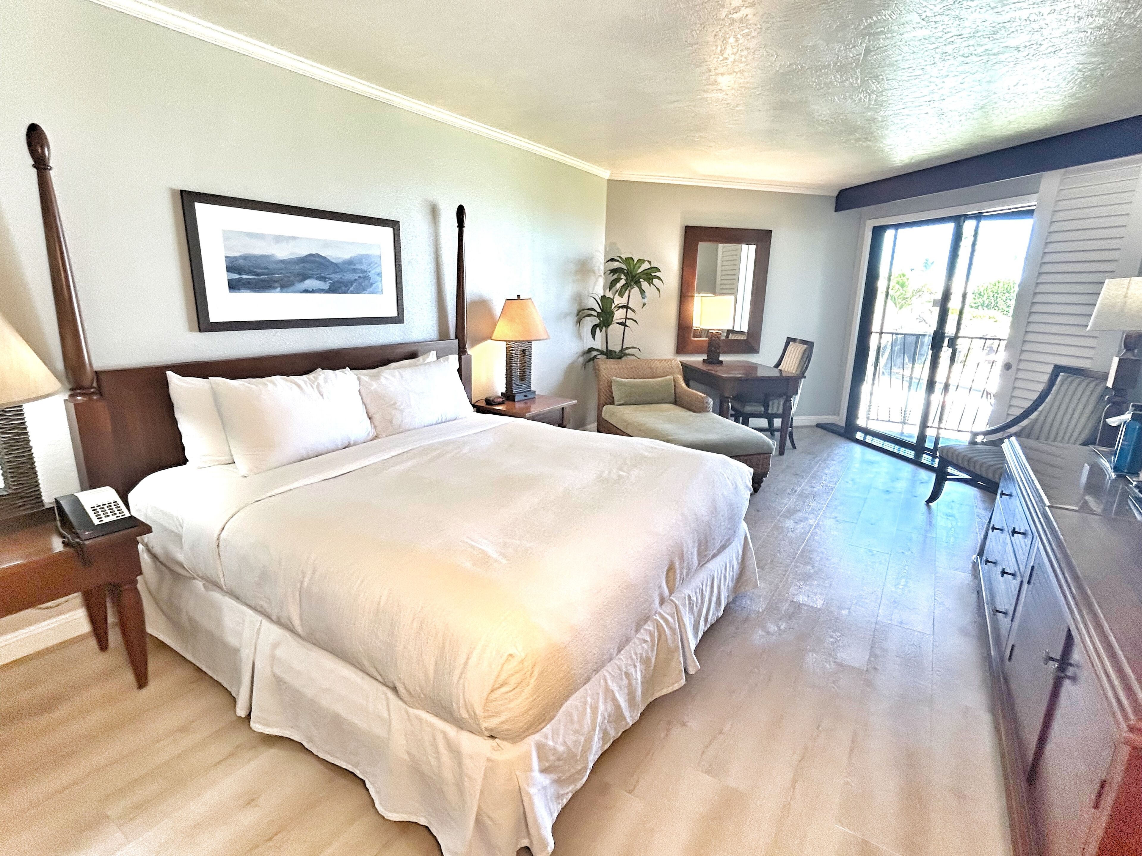 1 Schlafzimmer, Zimmersafe, Schreibtisch, Bügeleisen/B ügelbrett