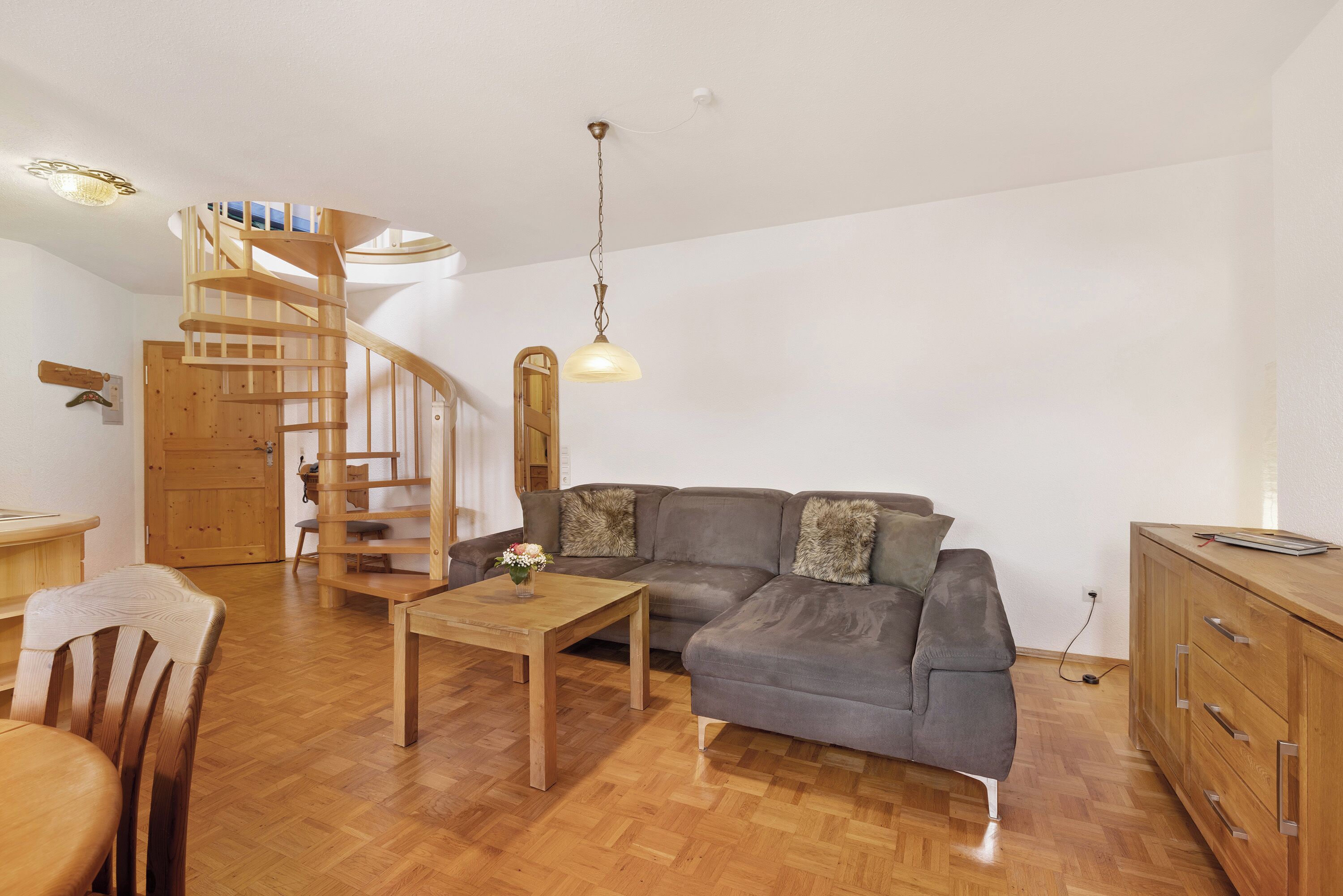 Fernseher, Tischtennisplatte