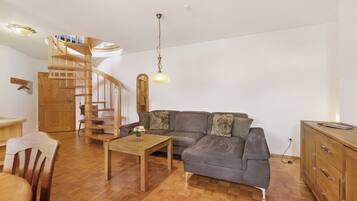 Fernseher, Tischtennisplatte