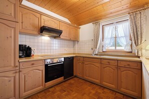 Refrigerador, horno, parrilla de estufa y lavavajillas 